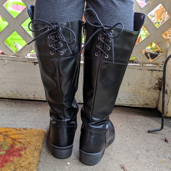 Long Black Boots with Laced Back - Picture 4 of 8